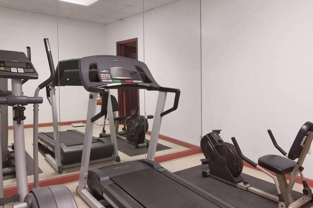 Red Carpet Inn & Suites Hazleton Εξωτερικό φωτογραφία