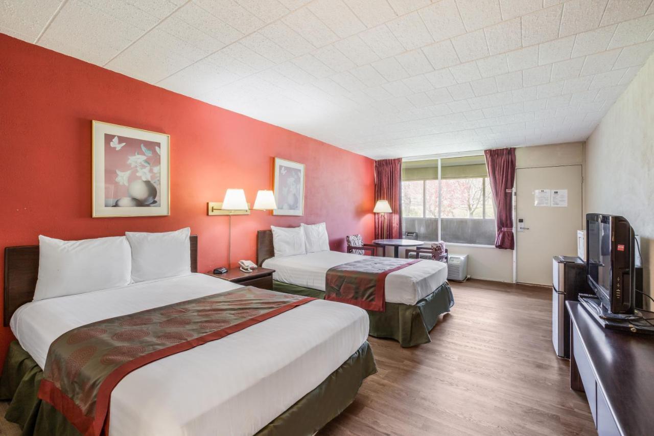 Red Carpet Inn & Suites Hazleton Εξωτερικό φωτογραφία