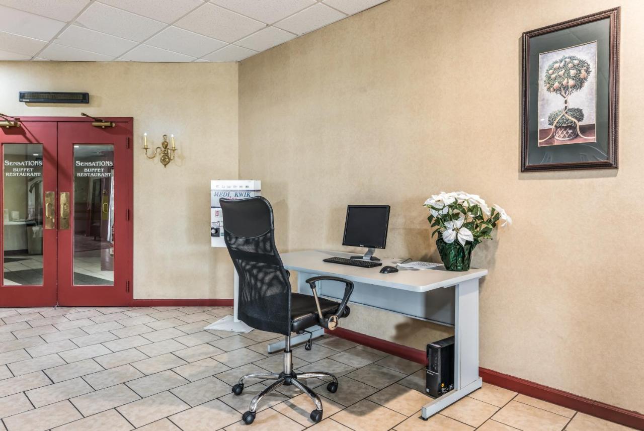 Red Carpet Inn & Suites Hazleton Εξωτερικό φωτογραφία
