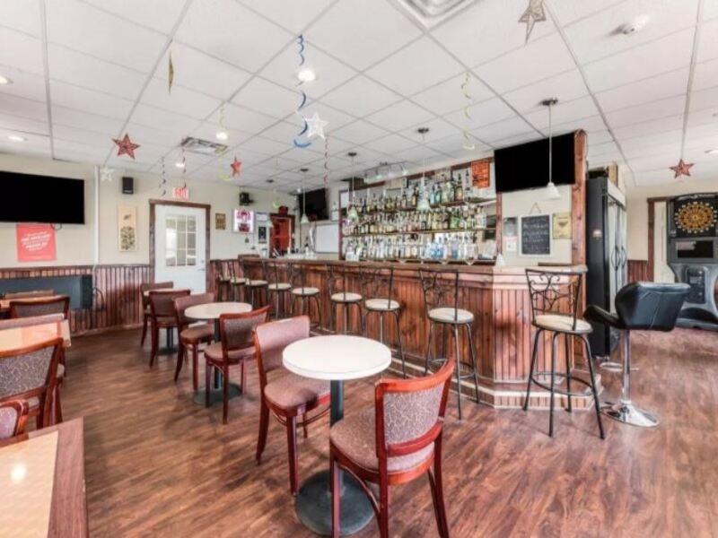 Red Carpet Inn & Suites Hazleton Εξωτερικό φωτογραφία